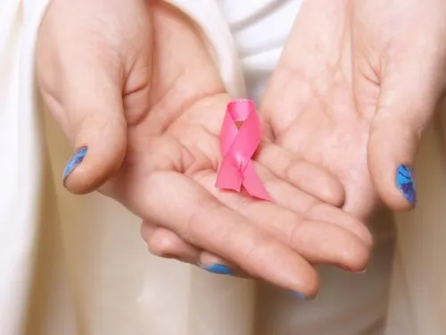 Cáncer de mama afecta cada vez más  a mujeres jóvenes: especialista
