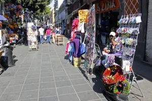 Ambulantes “doblaron” al Ayuntamiento de Puebla: Galindo