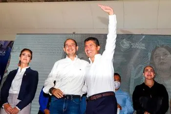 Marko Cortés palomea a Eduardo Rivera como opción a la gubernatura de Puebla