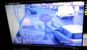 Exhiben a unidad PGJ atropellando a motociclista