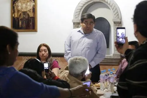 Pronunciamientos en contra de Barbosa Huerta no le quitan el sueño y tampoco lo detendrán
