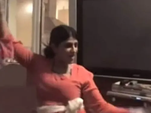 Mujer finge ser discapacitada para cobrar pensión; un video la delató