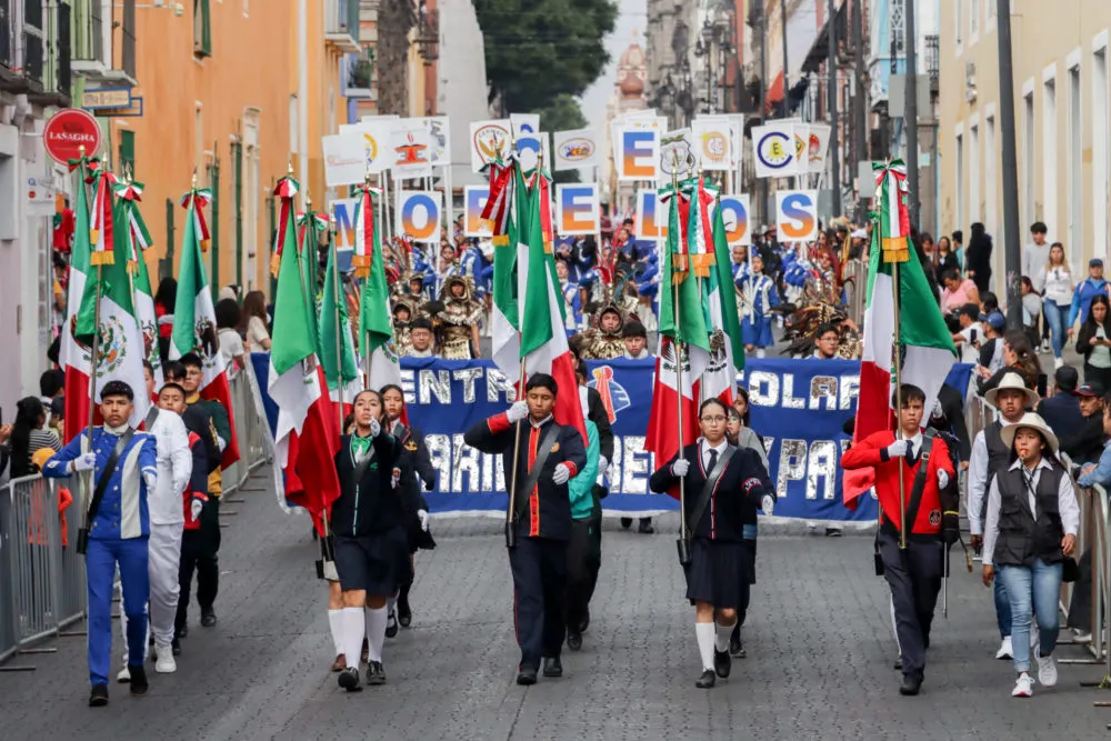 Desfile Cívico Militar por aniversario de la Revolución Mexicana en Puebla