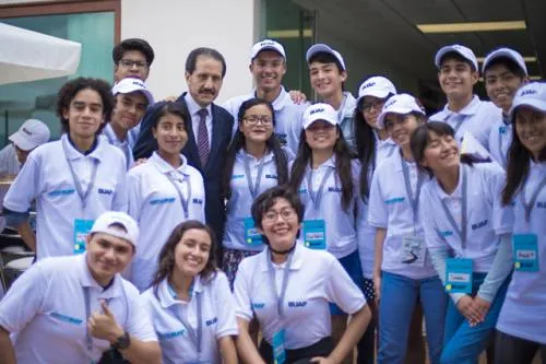 La BUAP, decidida a formar jóvenes emprendedores y capaces de incursionar en la ciencia: Esparza