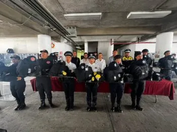 Ariadna Ayala realiza nueva entrega de uniformes a personal de la Secretaría de Seguridad Pública en Atlixco
