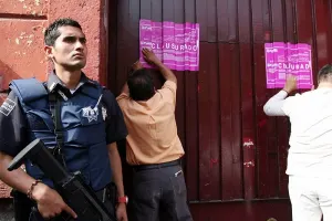 Clausuran 8 bares en la capital tras inspección