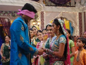 Hallan ahorcada y vestida de novia a estrella de Bollywood