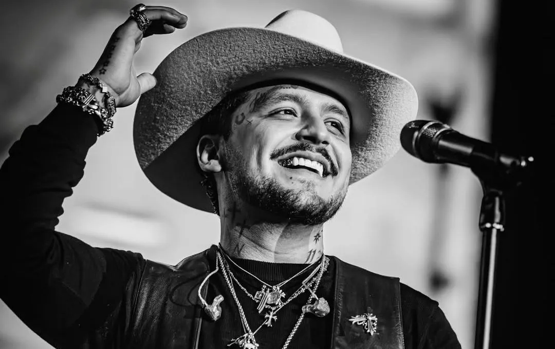 Christian Nodal registra “Forajido” y abre disputa legal por su nombre y carrera artística