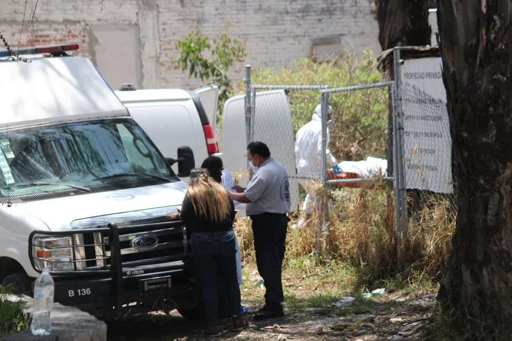 Hallan indigente sin vida en Lomas 5 de Mayo