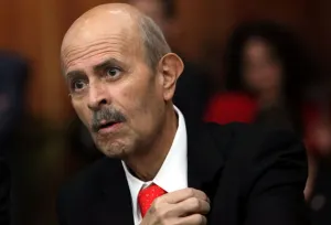 Ahora va PRI contra Fausto Vallejo