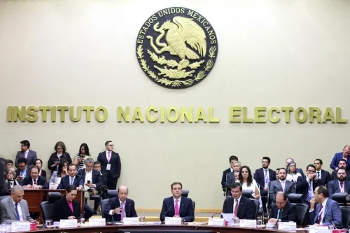 Investigan a consejeros de INE por posible daño patrimonial