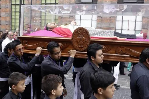 Todo listo para la Procesión de Viernes Santo