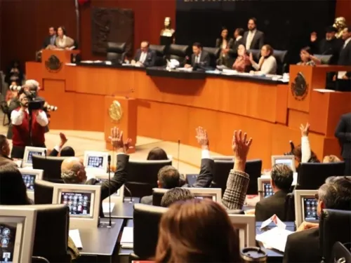 Senadores avalan en lo general la reforma educativa