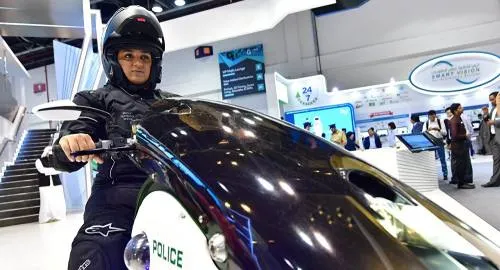 La policía de Dubái prueba con éxito la moto voladora rusa Scorpion-3