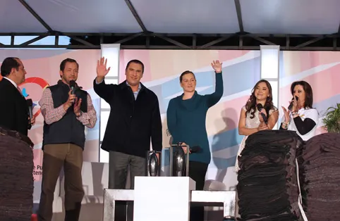 RMV y Martha Érika Alonso apoyan campaña Que Puebla no Tenga Frío