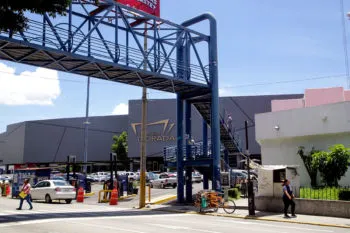 Una ciudad del cuidado común: el dilema de los puentes peatonales en Puebla