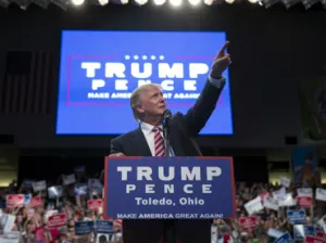 Petición de ‘hackear’ a Clinton era sarcástica, dice Trump