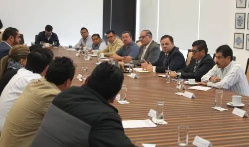 Jesús Rodríguez Almeida se reúne con presidentes municipales de la Sierra Negra y Tehuacán