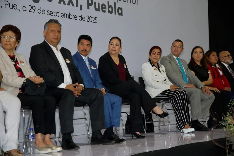 congreso-pue-laura-artemisa-garcia-maestros