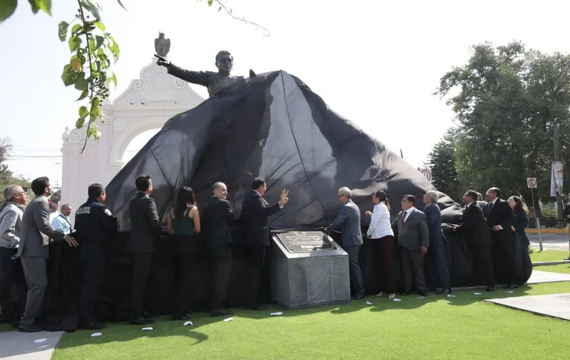 congreso-pue-develacion-monumento-gral-ignacio-zaragoza