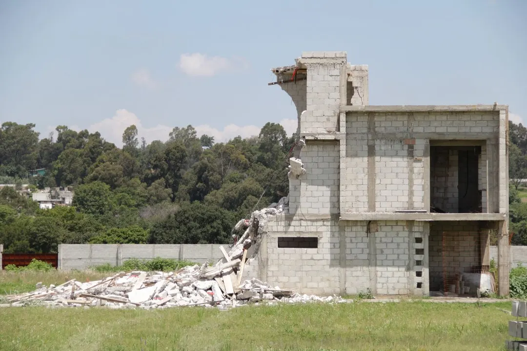 Demolicion Construcciones Irregulares La Covadonga