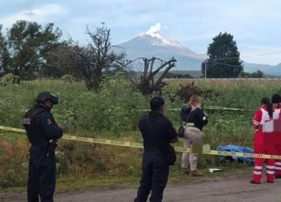 Encuentran a hombre ultimado a puñaladas en Coyotzingo