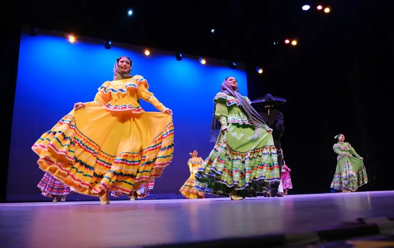 Juventudes de Puebla llevan la danza folclórica al escenario en concurso estatal