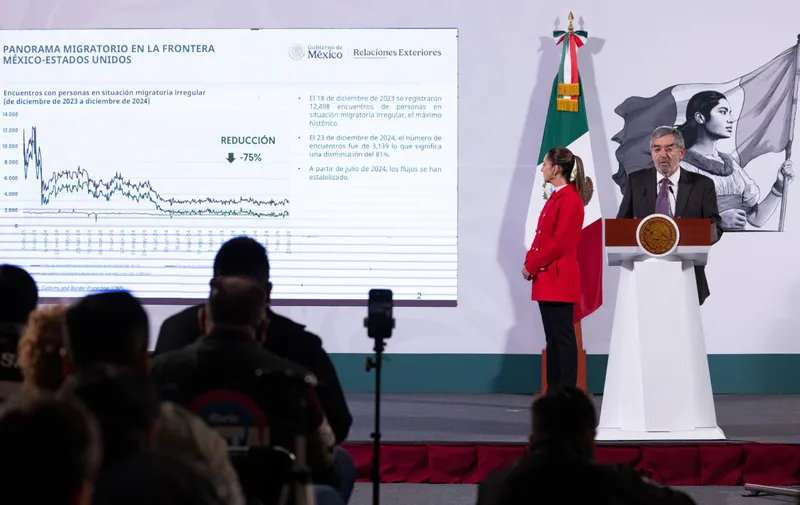 Presenta Claudia Sheinbaum Programa de Apoyo para las y los Mexicanos en Estados Unidos