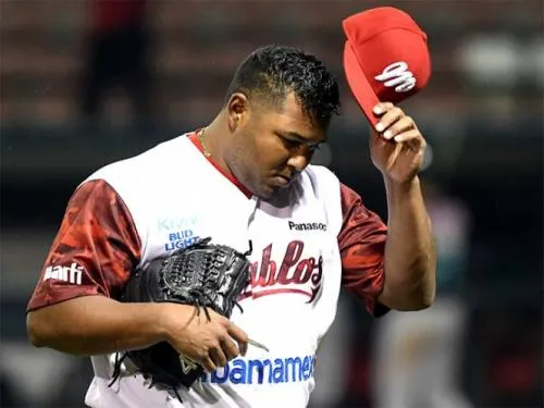 Les roban uniformes a los Diablos Rojos
