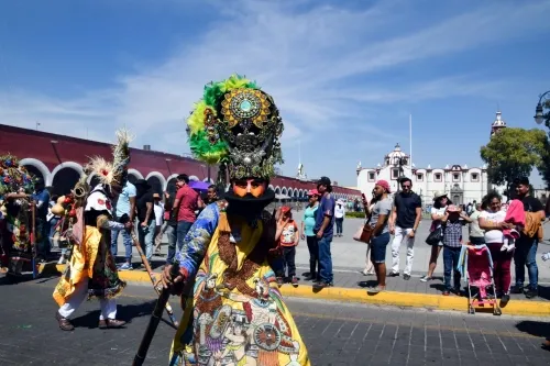 Presentan en San Pedro Cholula edición 2020 del Carnaval