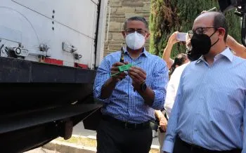 Recibe INE Puebla listados nominales para revocación de mandato
