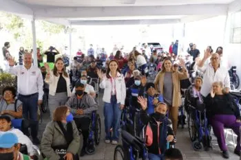 MariElise Budib entregó 57 aparatos funcionales a personas con discapacidad en la Capital de Puebla