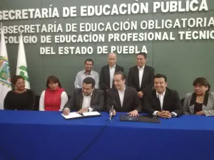 Conalep firma convenio de apoyo con Sindicato de Voceadores