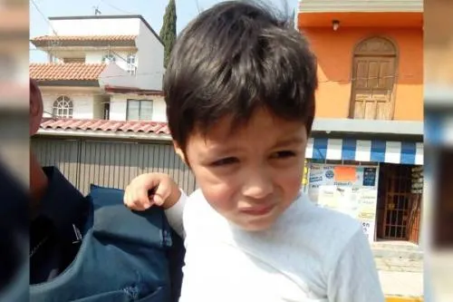 Rescatan a menor extraviado en Puebla