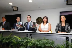Los campeones en espionaje son los priistas, acusan sin fundamento: Lozano