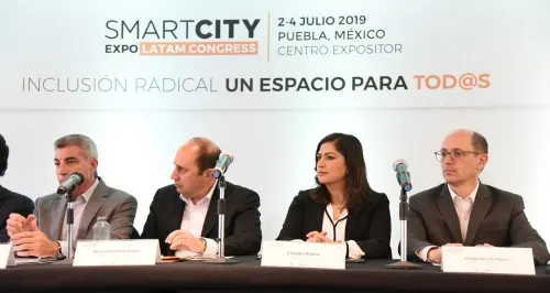 Entre Smart City y las ferias aldeanas