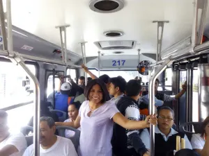 Roxana Luna promete ampliar red de transporte público