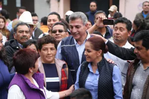 Tony Gali acerca servicios integrales a los poblanos