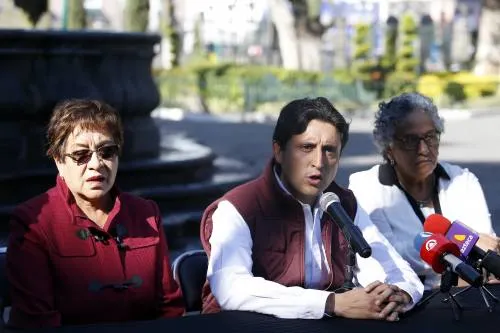 Clausuran habitantes de Santiago Momoxpan obra de un centro comercial