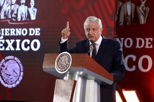 Por gobierno democrático no se define postura sobre aborto: AMLO