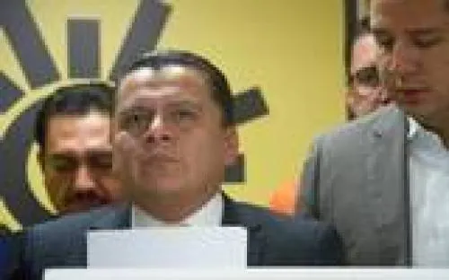 Sindicato y dirigencia del PRD se enfrentan por despidos