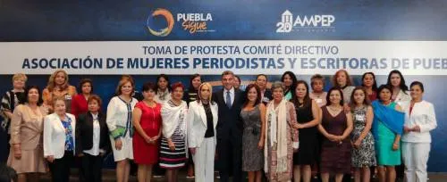 Tony Gali toma protesta al Comité Directivo de la AMPEP
