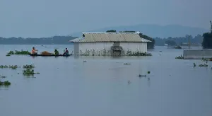 Al menos 52 muertos en India por lluvias