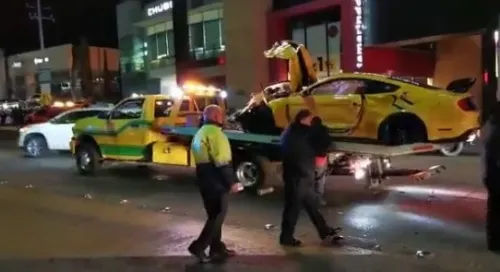 Otro Mustang causa aparatoso accidente, ahora fue amarillo