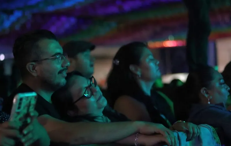 Ariadna Ayala recibe con emoción a Raúl Ornelas en una noche llena de trova, amor y alegría en la Feria de Atlixco 2025