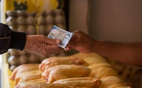 Sube el precio de pechuga de pollo y jitomate: Profeco