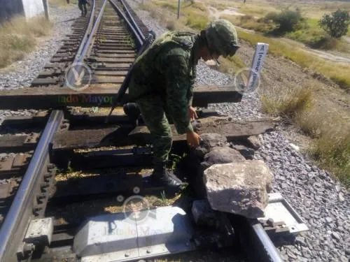 Desplazan más militares a municipios por donde pasa vía ferroviaria para evitar asaltos: Raúl Gámez