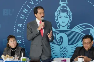 Firma Buap convenios con municipios del interior