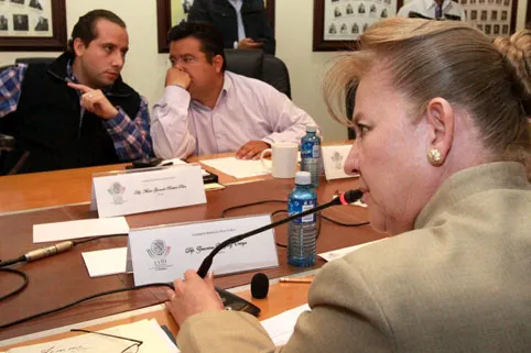 Zenorina González regresa al Congreso; se va Jorge Garcilazo