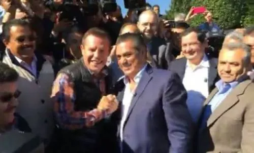 El Bronco se registra ante el INE como aspirante independiente a la Presidencia de la República